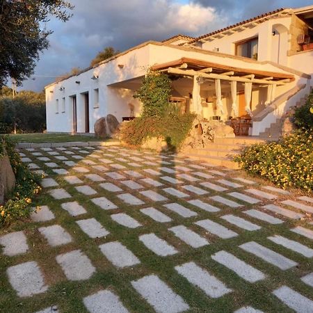 Bed and Breakfast Li Petri Manni Olbia Exterior foto