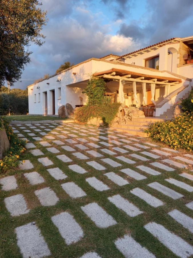 Bed and Breakfast Li Petri Manni Olbia Exterior foto