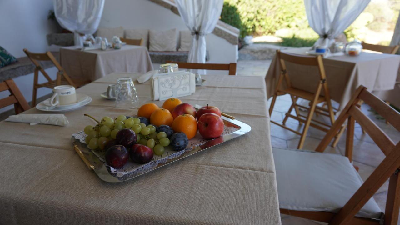 Bed and Breakfast Li Petri Manni Olbia Exterior foto