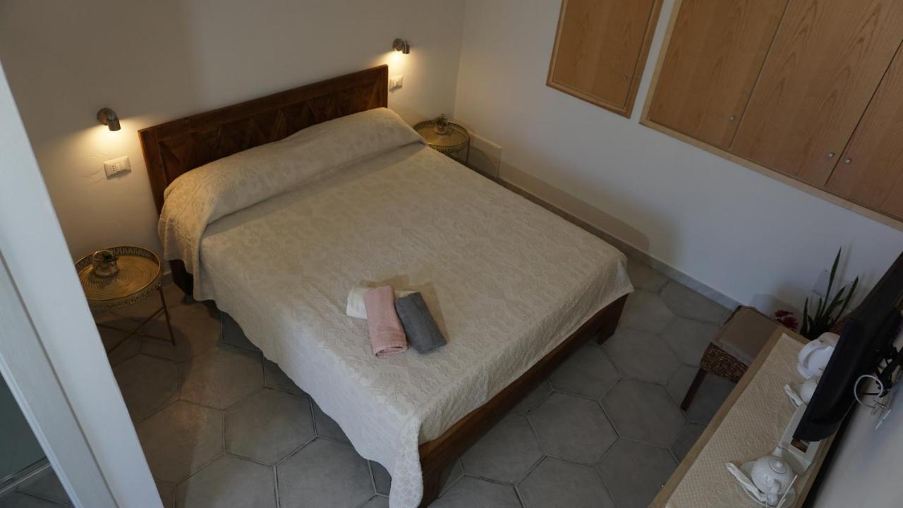 Bed and Breakfast Li Petri Manni Olbia Exterior foto